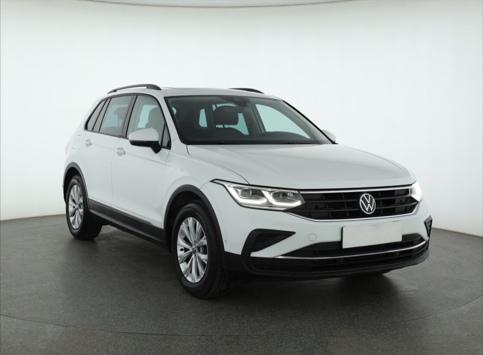 Volkswagen Tiguan - 2021