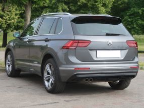 Volkswagen Tiguan - 2020