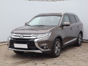 Mitsubishi Outlander - 2016