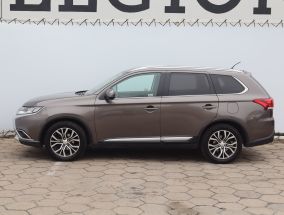 Mitsubishi Outlander - 2016