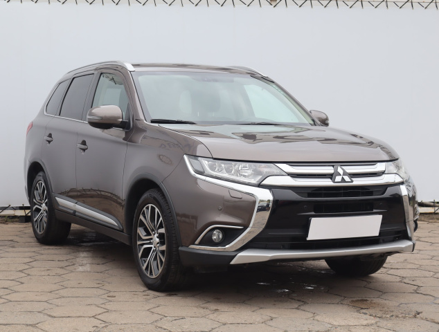 Mitsubishi Outlander 2016