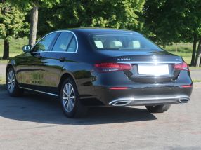 Mercedes-Benz E - 2023