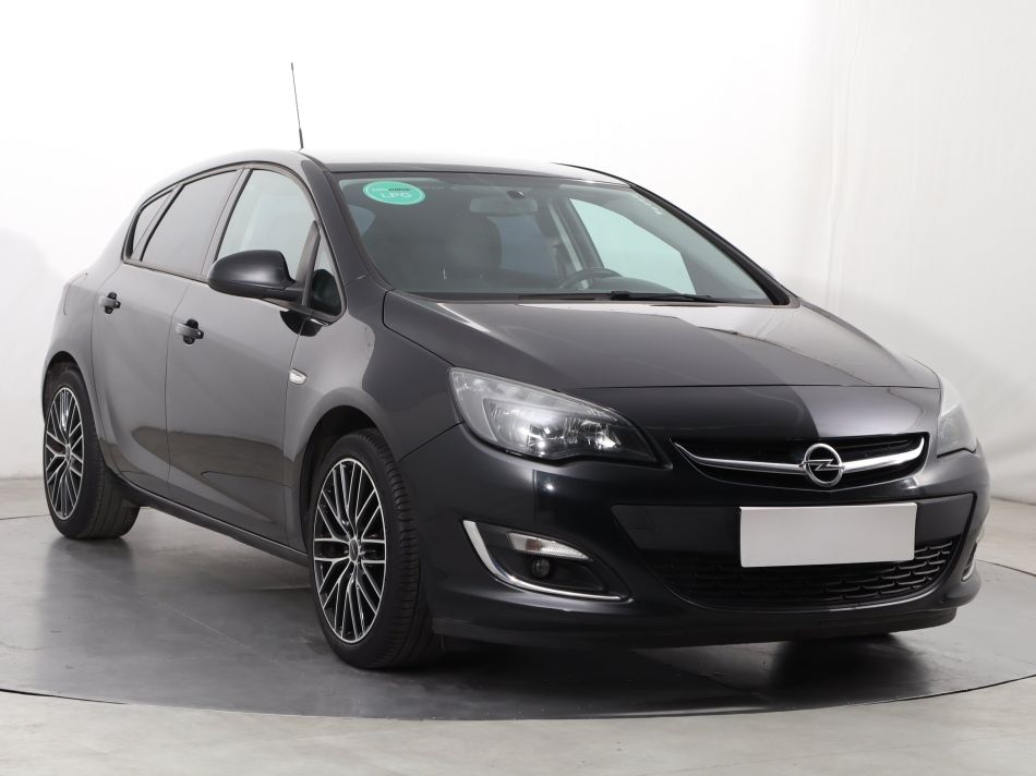 Opel Astra - 2013