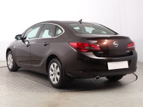 Opel Astra - 2015