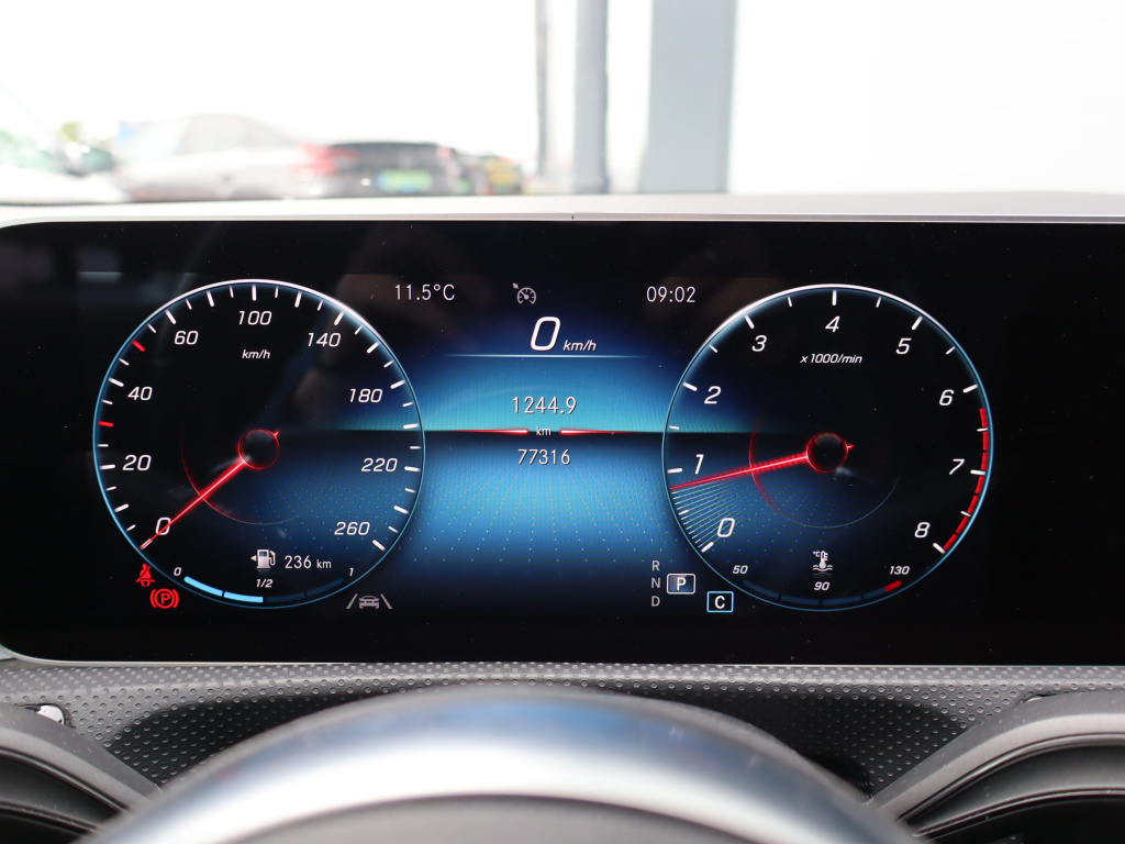 Mercedes-Benz CLA