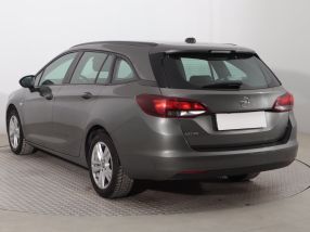Opel Astra - 2021
