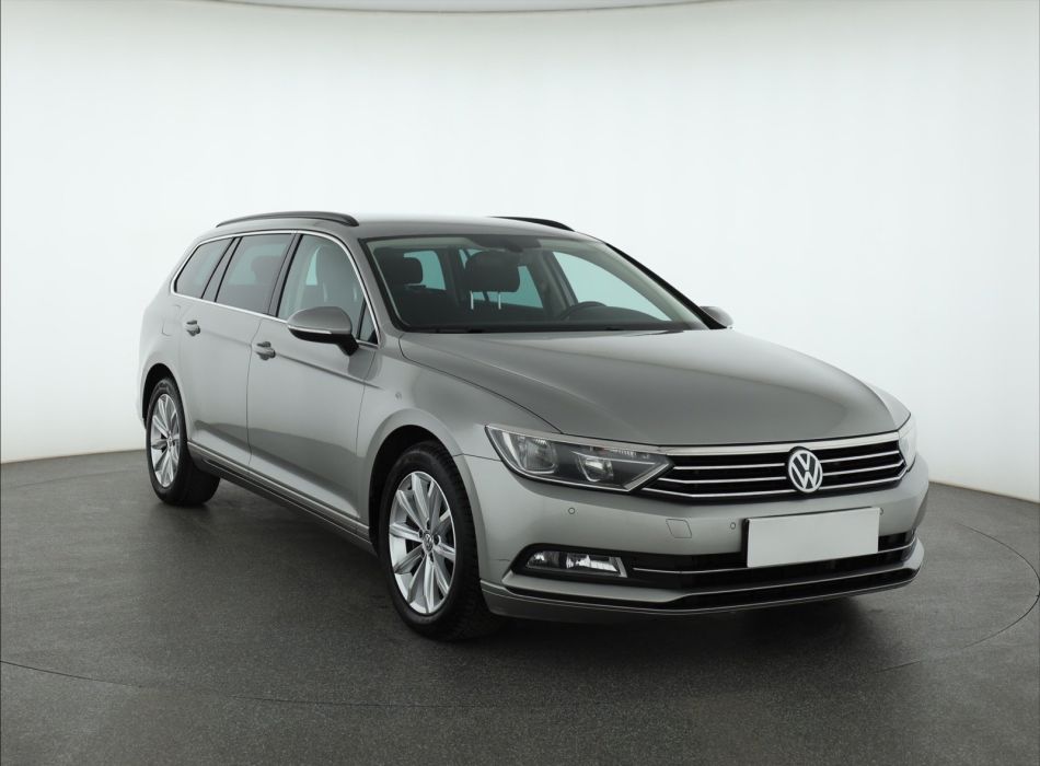 Volkswagen Passat - 2015