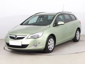 Opel Astra - 2011
