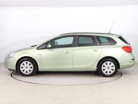 Opel Astra - 2011