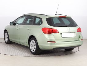 Opel Astra - 2011