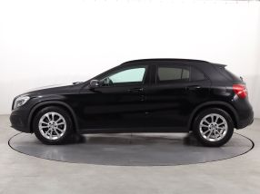 Mercedes-Benz GLA - 2015