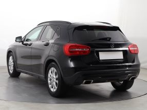Mercedes-Benz GLA - 2015