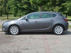 Opel Astra - 2010