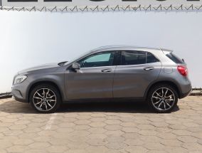 Mercedes-Benz GLA - 2016