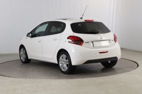 Peugeot 208 - 2016