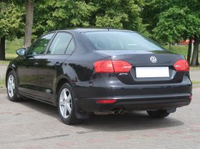 Volkswagen Jetta - 2011