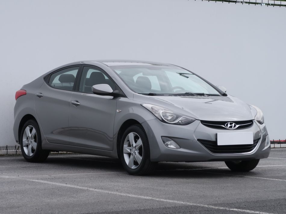 Hyundai Elantra - 2011