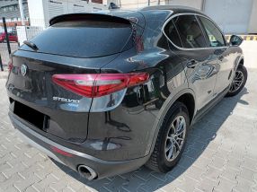Alfa Romeo Stelvio - 2017