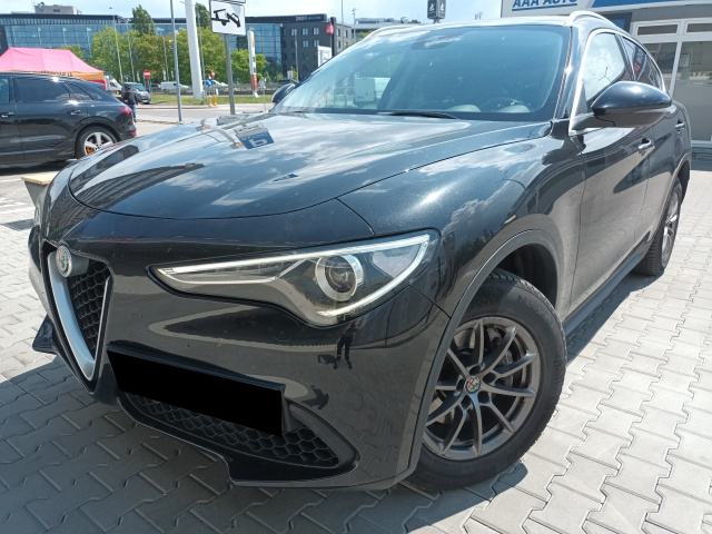 Alfa Romeo Stelvio 2017