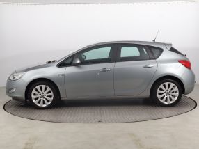 Opel Astra - 2010