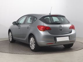 Opel Astra - 2010