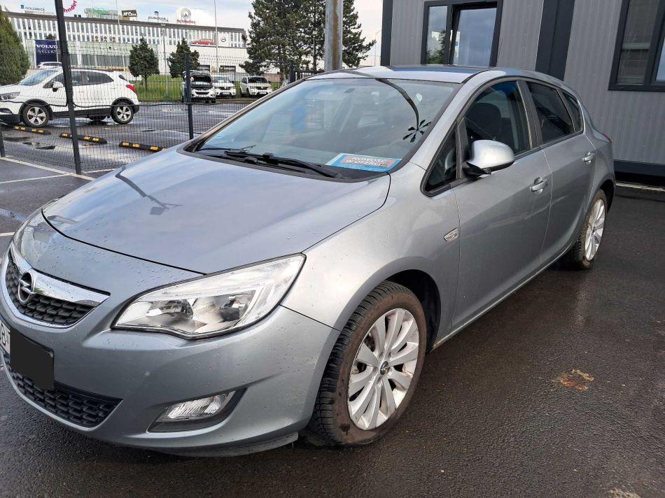 Opel Astra - 2010