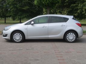 Opel Astra - 2013
