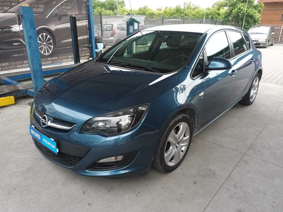 Opel Astra - 2014