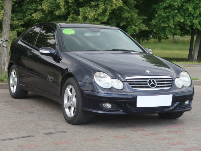 Mercedes-Benz C 2005