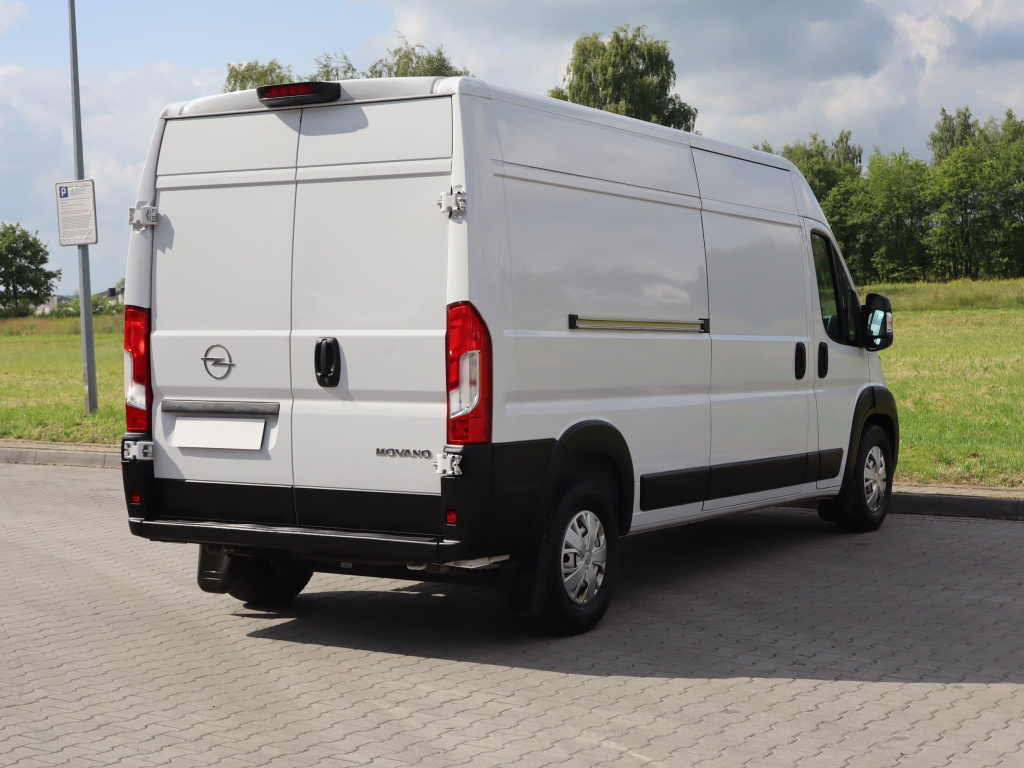 Opel Movano