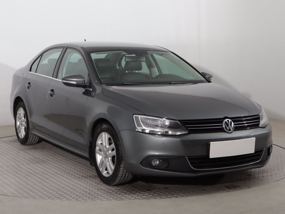 Volkswagen Jetta - 2012