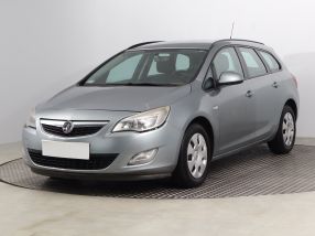 Opel Astra - 2011