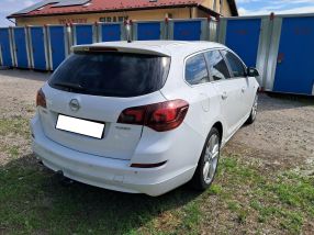 Opel Astra - 2011