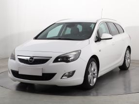 Opel Astra - 2011
