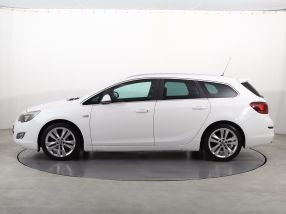 Opel Astra - 2011