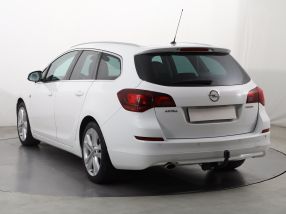 Opel Astra - 2011
