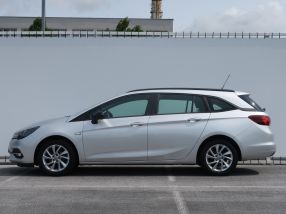 Opel Astra - 2021