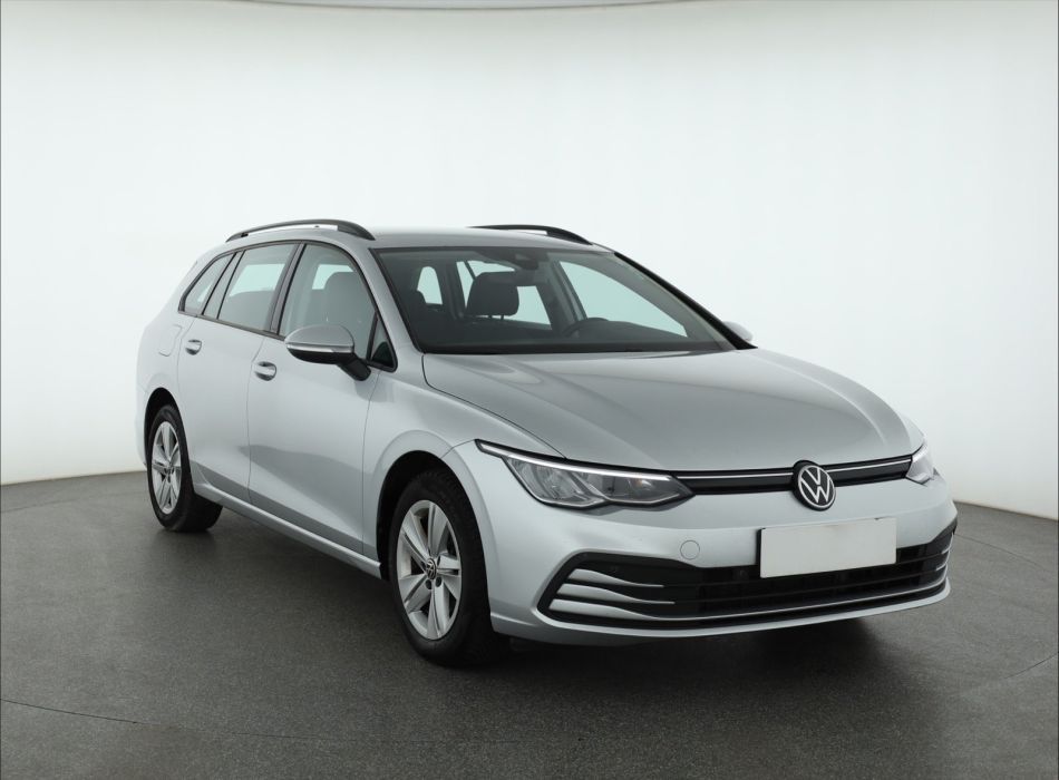 Volkswagen Golf - 2021
