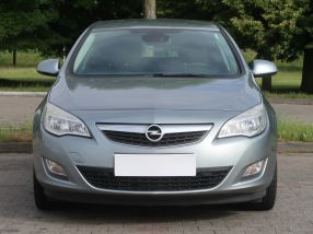 Opel Astra - 2011