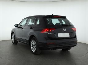 Volkswagen Tiguan - 2016