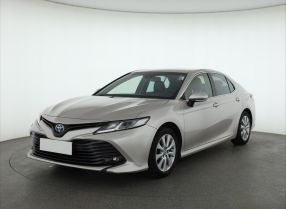 Toyota Camry - 2020