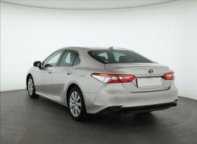 Toyota Camry - 2020