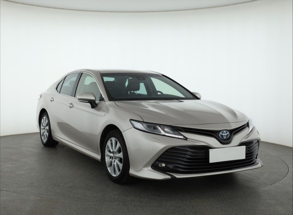 Toyota Camry - 2020