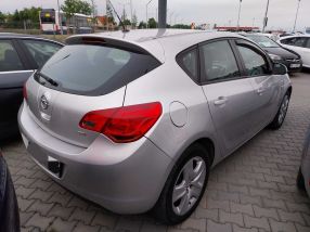 Opel Astra - 2011