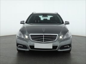 Mercedes-Benz E - 2010