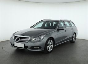 Mercedes-Benz E - 2010
