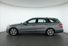 Mercedes-Benz E - 2010