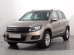 Volkswagen Tiguan - 2015