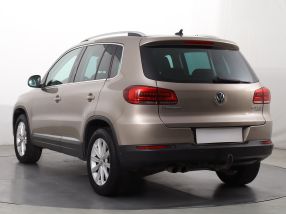 Volkswagen Tiguan - 2015