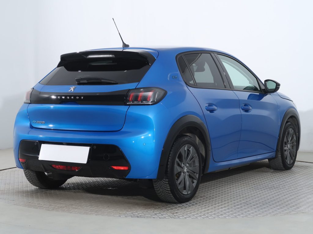 Peugeot e-208
